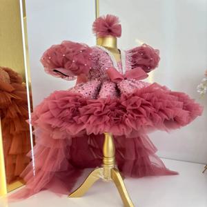 더스티 핑크 생일 공주 깃털 Tulle 미인 대회 드레스 반짝이 꽃의 소녀 드레스 파티 활 긴 기차와 공식 예복 가운