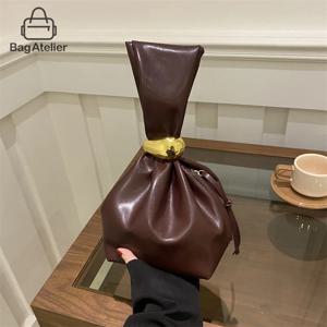 개인화 된 PU 부드러운 가죽 클러치 빈티지 럭셔리 디자이너 여성 Pleated 미니 버킷 백 사이드 지퍼 파티 이브닝 ​​백