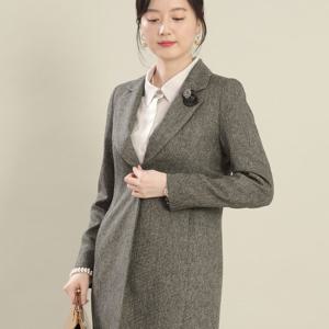 애비뉴투지 엄마옷 테일러 카라 브로치 싱글 원 버튼 봄 가을 자켓 J04518