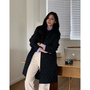 헤지스 여성 24FW 체크안감 롱 퀼팅 점퍼 블랙 HSJU4DC92BK