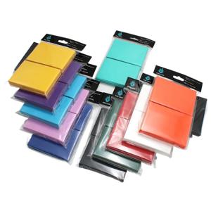 100 PCS 66x91mm 매트 다채로운 표준 크기 카드 슬리브 TCG 트레이딩 카드 수호자 타로 쉴드 보드 게임 마법의 커버 PKM