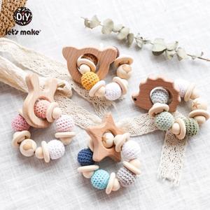 Let's Make 아기 딸랑이 팔찌 나무 장난감, 크로셰 비즈, 아기 치발기, 크리스마스 선물, 고슴도치 엘크 나무 공예 반지 각인