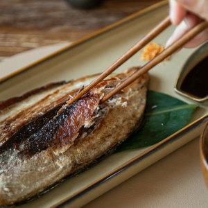 (신선집중) 초간편 국내산 동해안 손질 참치 소/중/대 2팩 (300g~600g 내외 / 에어프라이어 간편조리)