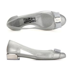 페라가모 03 5656 0726366 보우 젤리 펌프스 샌들