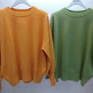 Latium HC06 봄느낌 색상예쁜 팔뚝 품 편한 부드럽고 깔끔한 라운드 무지 니트티 T2521sw02