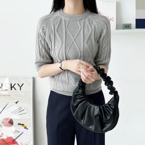 2LCBB 1030 여자케이블꽈배기반팔니트