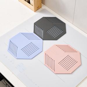 유해가스 걱정 없는 독일 2세대 인덕션 보호 실리콘 매트 냄비받침 (플래티넘 실리콘 LFGB 인증)