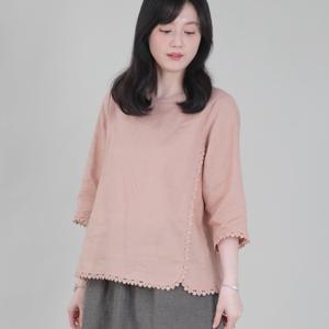 [애비뉴투지]레이스 린넨 마 여름 칠부 네츄럴 블라우스 B10442