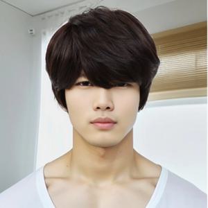 자연 다크 브라운 가발 합성 짧은 가발 남성용 스트레이트 헤어 가발 앞머리 일본어 한국어 헤어 스타일 소프트 데일리 맨 가발