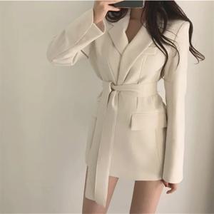 2025 봄 새로운 한국어 패션 작은 정장 탑 브라운 정장 코트 여성 블레이저 느슨한 스트레이트 벨트 슬림 블레이저 여성 자켓