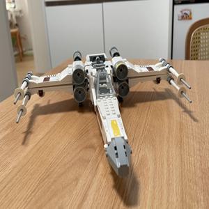 2025년 신형 MOC 우주선 X-윙 모델 디스플레이 블록 (남아 어린이 축제 선물용)