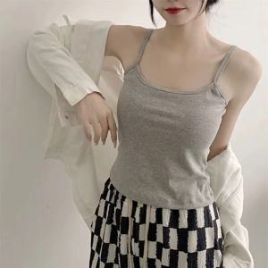 여성용 솔리드 컬러 스파게티 스트랩 민소매 슬림 캐미솔 (가슴 패드 포함) 코튼 여름 착용 여성용 짧은 탑 조끼