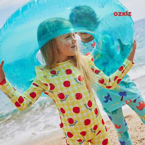 12번.[정가 42,000원] 쥬시애플 여아 래쉬가드 (수모 세트)