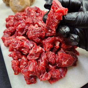 새롬한우 1등급 한우 혼합국거리(앞다리살우둔살설도) 300g4팩 밥반찬국거리