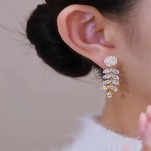 빅토리아 베어 디자인 마이크로 세트 지르콘 로즈 밀 귀 반지 럭셔리 여름 2025 새로운 Sle Ele Faion 쥬얼리 액세서리