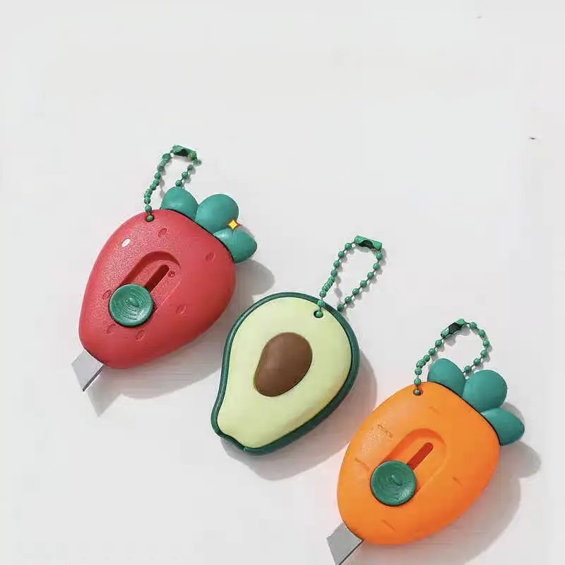 3Pcs 귀여운 휴대용 미니 아보카도 딸기 과일 아트 유틸리티 나이프 익스프레스 박스 나이프 종이 커터 공예 포장 도구