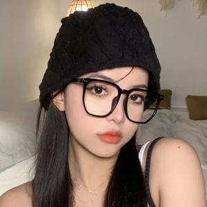 투명한 안경 남자와 Womean 안경테를 막는 반대로 파란 광선 빛 안경