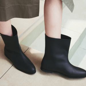 [리퍼브][정상가:148,000원] 4Colors_핸드메이드 하이브리드 미들 레인부츠ㅣKM034