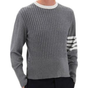 [톰브라운 (남성 베이비케이블 사선 니트)] MKA497A Y3014 055