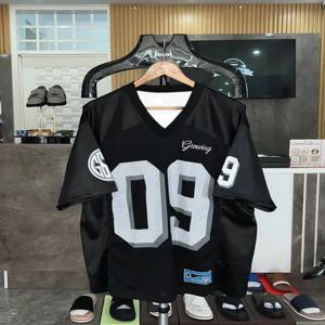 MT99 아메리칸 슬레 럭비 셔츠 스트릿 레트로 V넥 반팔 티셔츠 남성 여름 루즈 스포츠 하프 슬리브 패션 도시 탑