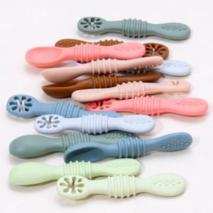 2pcs 아기 숟가락 포크 세트 식품 학년 실리콘 끈적 숟가락 어린이 칼 붙이 훈련 숟가락 먹이 식기 소프트
