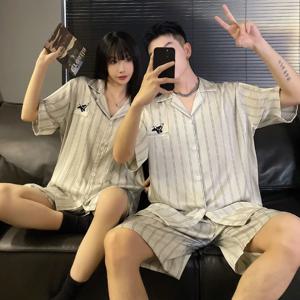 여성과 남성 매칭 카디건 Homewear 여름 얼음 실크 잠옷 커플을위한 설정 반팔 반바지 연인을위한 Pijamas Hombre