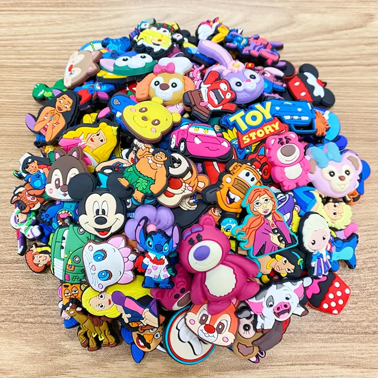 무작위 10-100Pcs MINISO 디즈니 시리즈 신발 참 키 체인 샌들 비치 가방, DIY 신발 장식 액세서리 신발 핀