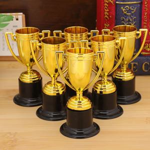 24 Pcs 작은 트로피 플라스틱 스포츠 상 축구 트로피 크리스마스 게임 어린이 상 골프