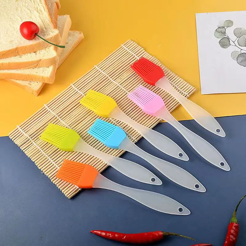 밀가루 과자 브러시는 실리콘 케이크 브러시를 분해할 수 있습니다. 베이킹기구 주방 실리콘 바베큐 오일 브러시