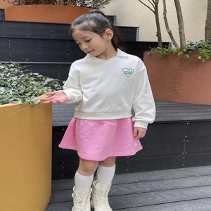 스쿨룩 세미크롭맨투맨+스커트세트 속바지내장 119,000원