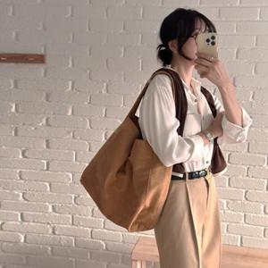 [브리치]  / 카라멜 스웨이드 숄더백 세무 가방 가을가방