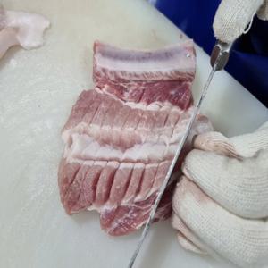 복덩이네 유일무이 흑돼지 듀록 뼈삼겹 500g 1팩