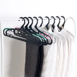 (10%+2천원+무배쿠폰가) 옷걸이 100P세트/ 논슬립 어깨뿔방지 / 다X소 알X 못 따라오는 가격 수납 정리
