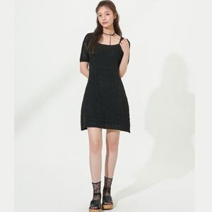 플라스틱아일랜드  (PR2KO561) 스퀘어넥 플레어 니트 원피스