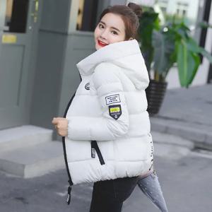2025 캐주얼 여성 패딩 재킷 짧은 가을 겨울 누빔 재킷 여성 후드 숏 코트 여성 플러스 사이즈 파카 오버코트