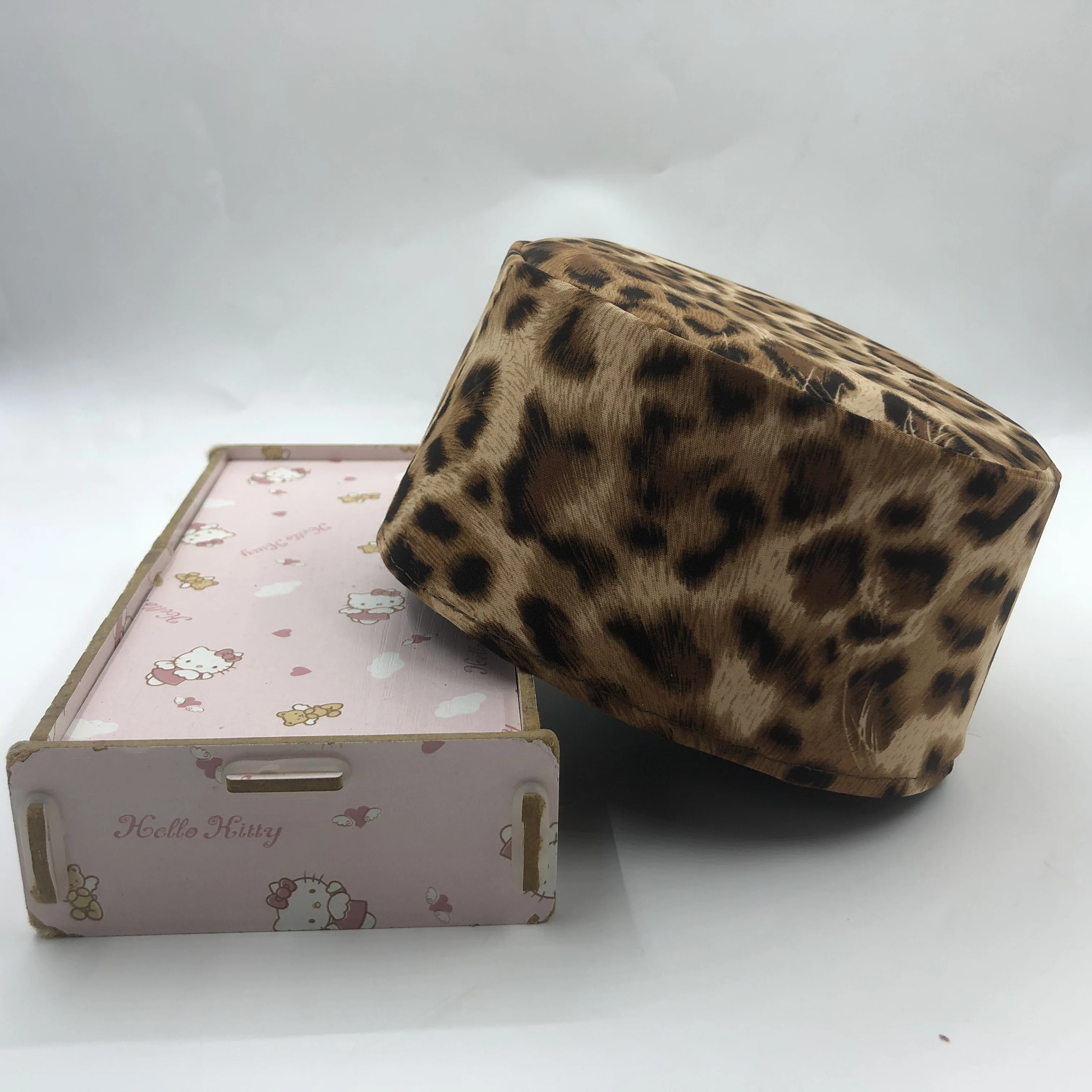 무료 배송 남성용 이슬람 모자 Colthing Leopard Print 기도 모자 Kufi 이슬람 Kippah 사우디 아라비아 유대인 Topi 인도네시아 03133