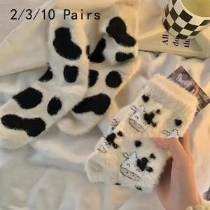 귀여운 암소 반점 프린트 양말, 두껍고 따뜻한 산호 양털 양말, 여성용 스타킹 및 양말, 2 쌍