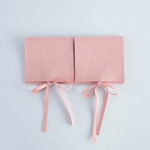 5pcs 마이크로 화이버 벨벳 선물 가방 6x6cm 보석 선물 파우치 귀걸이 목걸이 크리스마스 결혼식 손님을위한 호의 사탕 가방