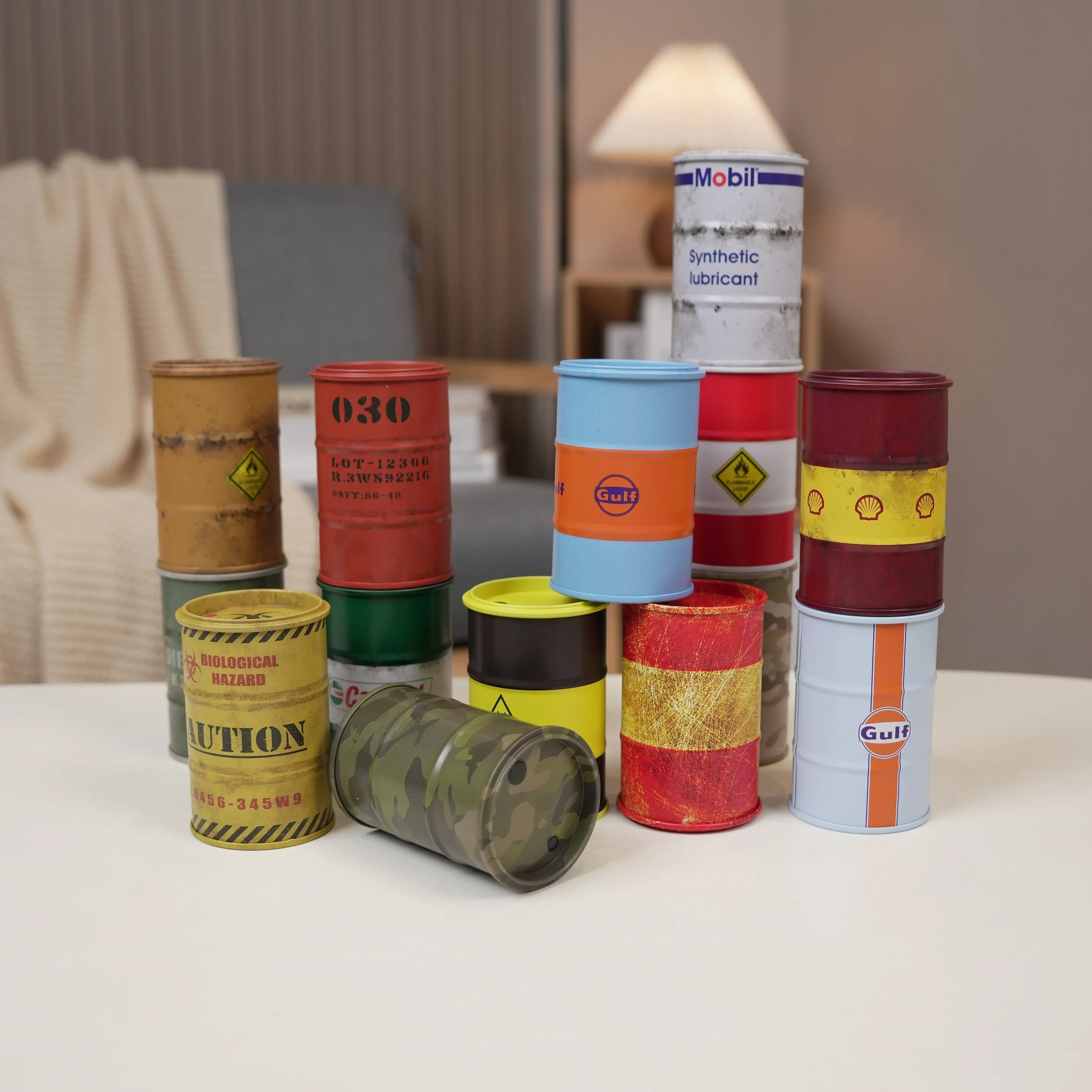 화학 오일 드럼 모델 철제 미니 오일 드럼 모델 전쟁 게임 장면 모델 보관함 데스크탑 장식 자동차 모델 남자아이 선물용