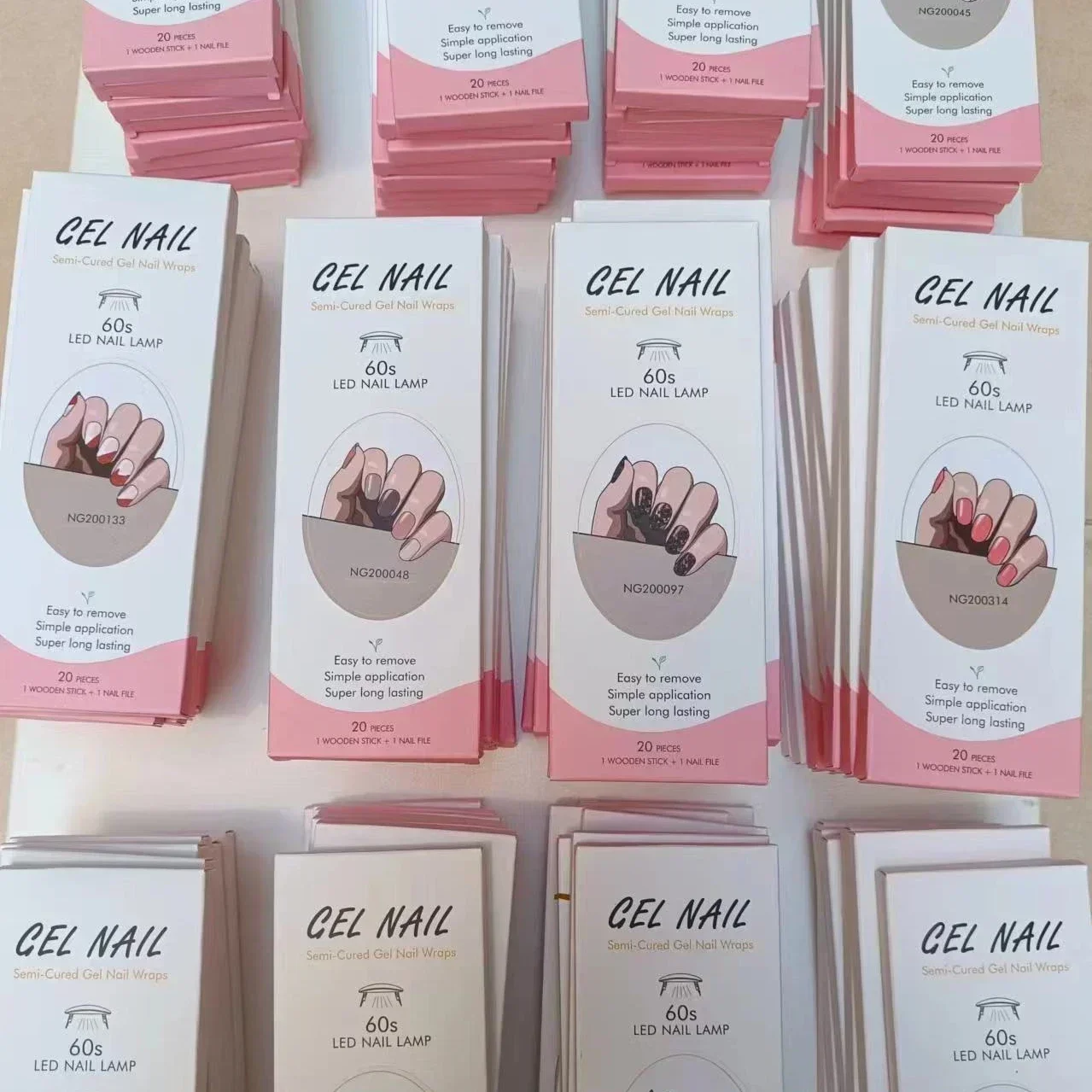 16/20/22팁 세미큐어드 네일 랩 할로윈 크리스마스 접착 방수 오래 지속되는 젤 네일 스티커 세트 (UV 램프 필요)