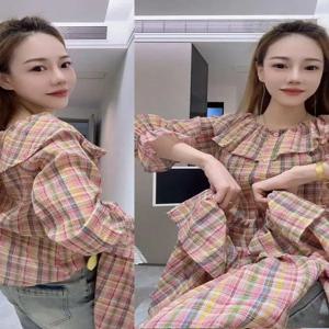 패셔너블한 체크무늬 셔츠 여성용 루즈핏 슬림 셔츠 포켓 포함 베이비 칼라 디자인 다용도 비즈니스 스타일 봄 여름