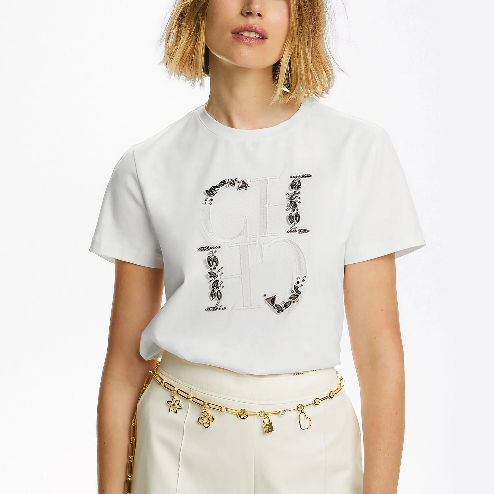 CHCH 2024 새로운 여성 여름 티셔츠 반팔 무거운 공예 자수 티셔츠 여성 패션 캐주얼 여성 반팔