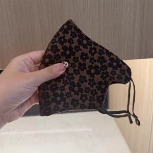 새로운 방풍 얼굴 마스크 방한 따뜻한 여성 마스크 인쇄 통기성 입 커버 겨울