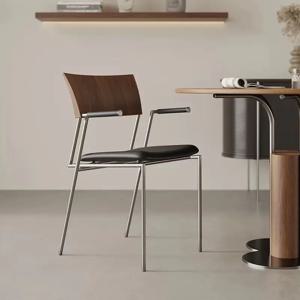 미니멀리스트 원목 등받이 의자 - 빈티지 스타일 식당 및 카페 의자 스테인리스 스틸 장식 레스토랑 의자 가구