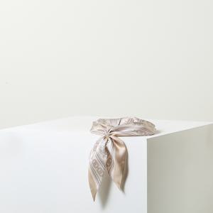 [인기신상]HISC5F342I1_여성 베이지 프린트 실크 스카프