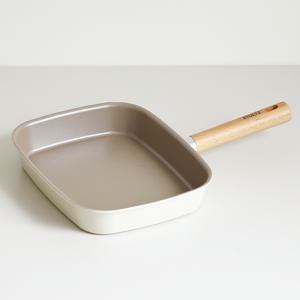STOLTZ  크림 쿡웨어 IH 사각 구이팬 28cm 원목손잡이 통주물 팬