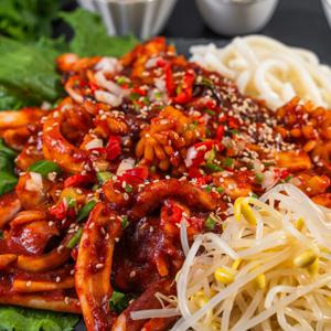 오징어볶음  450g (2-3인분) 우동사리증정 캠핑음식 맥주안주 밀키트 백년찬방