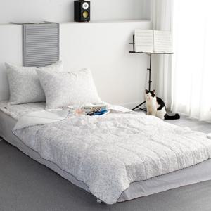 냉감이불 쿨이불 잠든사이 여름을 식히는 에어컨보다 먼저 찾는시원한 침구 쿨타임 냉감그대로 가벼움그대로