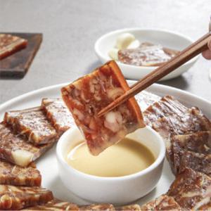 두레식품 맛나편육 300g 3팩 (새우젓 + 궁채피클  증정) 두레는 안심 실온보관 / 등산 캠핑 낚시