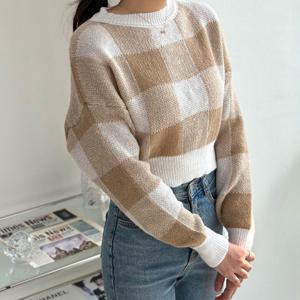 베이지베이글 루즈핏 라운드넥 여성 세미 크롭 니트